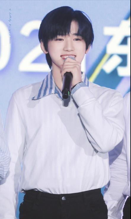 關(guān)于宋亞軒的粉絲，宋亞軒與粉絲？