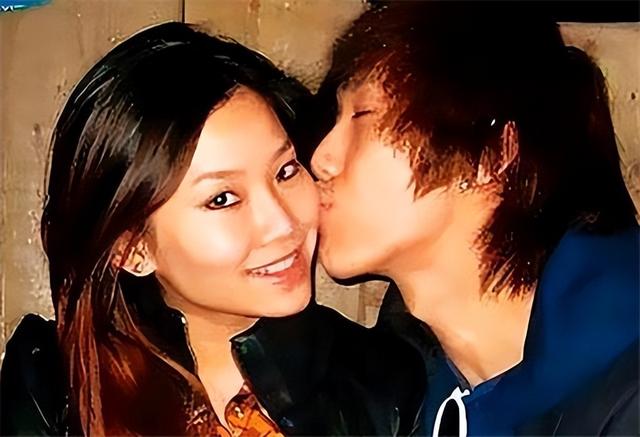 抖音網(wǎng)紅鄭心怡微博，抖音網(wǎng)紅鄭心怡微博號(hào)？