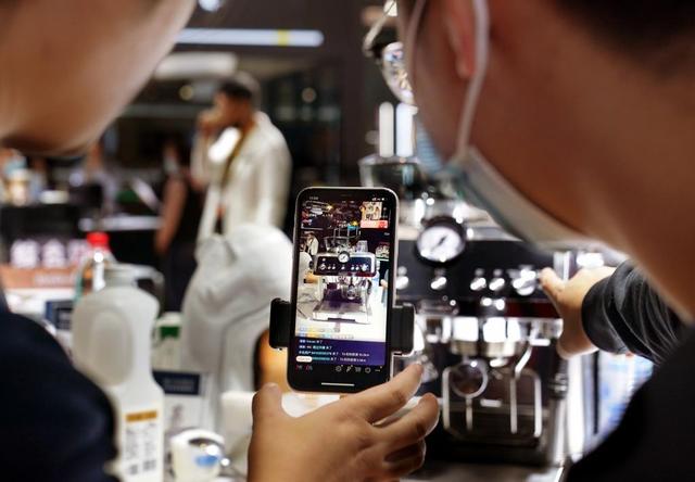 直播電商與傳統(tǒng)電商的區(qū)別表，直播電商和傳統(tǒng)電商的區(qū)別？