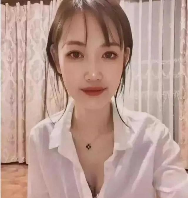 摳腳直播，摳腳直播間？