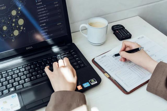 電商培訓(xùn)大概多少學(xué)費(fèi)貼吧，電商培訓(xùn)大概多少學(xué)費(fèi)啊？