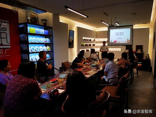 送女客戶送什么禮物好1千以內(nèi)，送女客戶送什么禮物好1千以內(nèi)的？