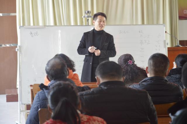 新媒體運(yùn)營(yíng)培訓(xùn)課程，新媒體運(yùn)營(yíng)培訓(xùn)課程學(xué)什么？