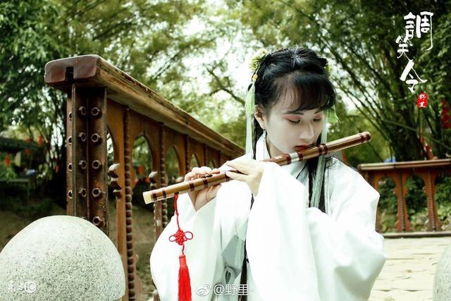 小說：穿越到古代，她暗暗開啟直播間，給現(xiàn)代人直播皇子的一天