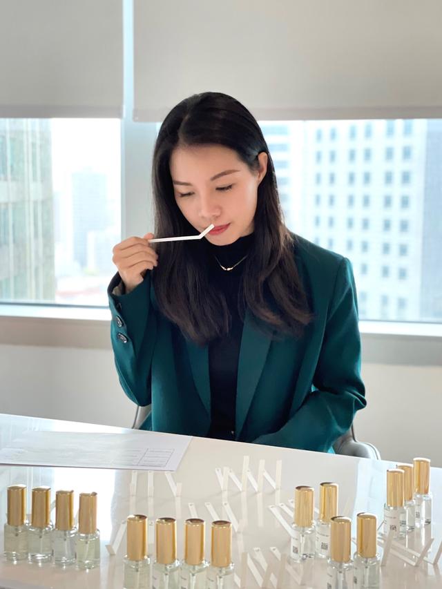 香水推廣詞，香水廣告標(biāo)題？