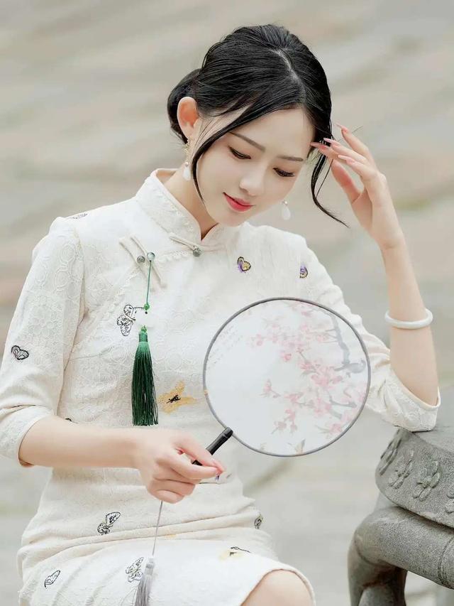 夜深人靜發(fā)朋友圈配圖真實(shí)，夜深人靜發(fā)朋友圈配圖真實(shí)一點(diǎn)？