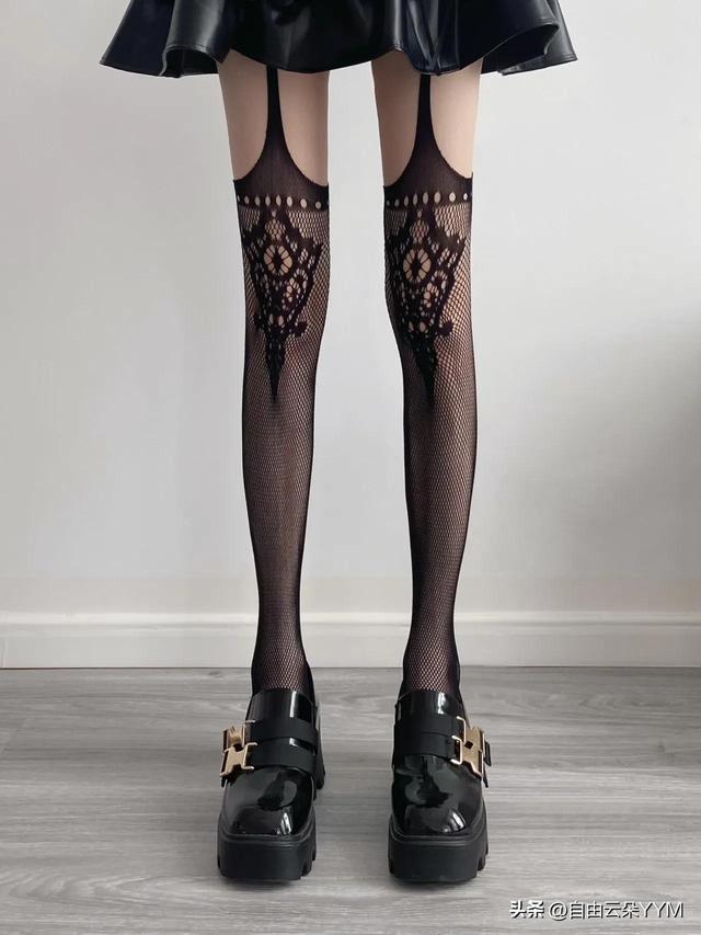 發(fā)朋友圈文案短句有意境的，情侶發(fā)朋友圈文案短句有意境的？