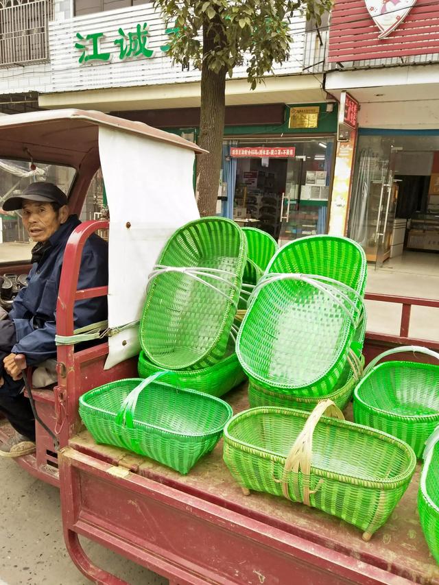 做什么生意本小利大能賺錢求指點(diǎn)，現(xiàn)在做什么生意本小利大？