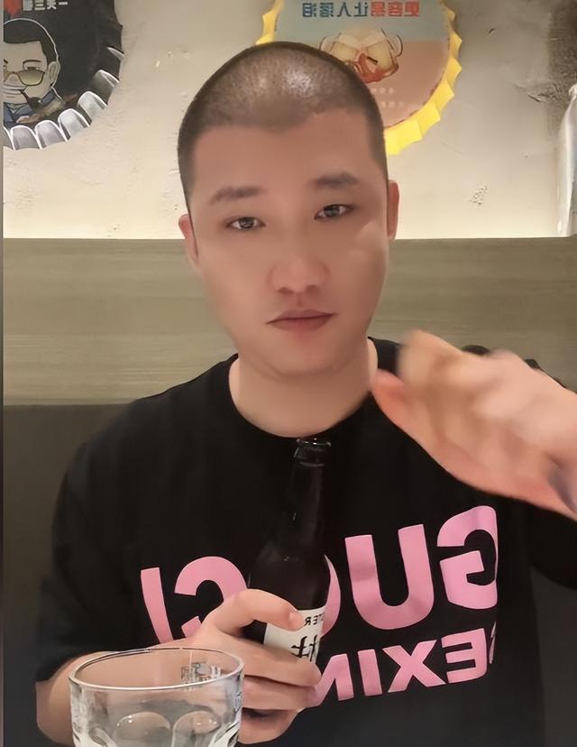 0w粉絲小網(wǎng)紅收入多少錢，50w粉絲小網(wǎng)紅收入多少美元？"