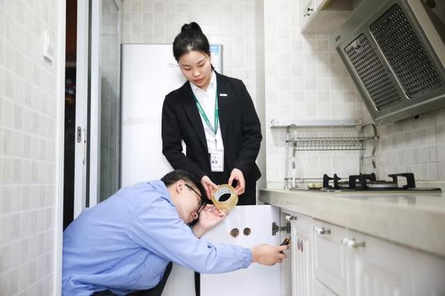 客戶至上用心服務(wù)句子，客戶至上用心服務(wù)句子圖片？