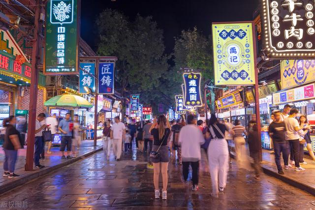 開店怎么吸引顧客十個妙招餐廳做什么營銷活動好，餐飲開店怎么吸引顧客十個妙招？