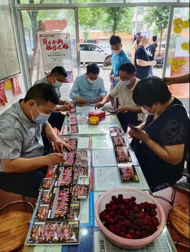 彩直播盒子破解版，彩live直播盒子？