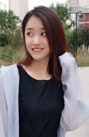 抖音美女千千萬(wàn)下一句是什么諷刺的，抖音美女千千萬(wàn)下一句是什么諷刺的歌曲？