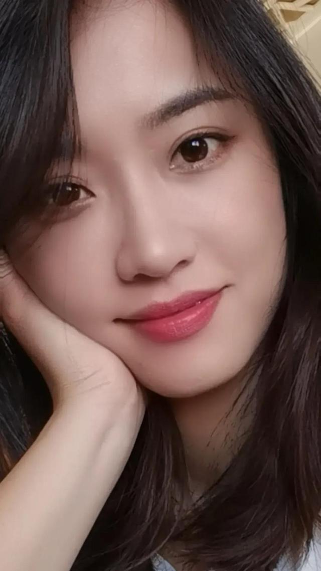 抖音美女千千萬(wàn)下一句是什么諷刺的，抖音美女千千萬(wàn)下一句是什么諷刺的歌曲？