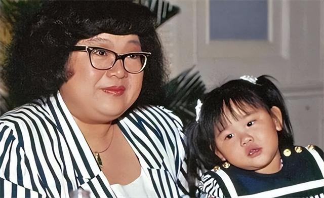 抖音網(wǎng)紅鄭心怡微博，抖音網(wǎng)紅鄭心怡微博號(hào)？