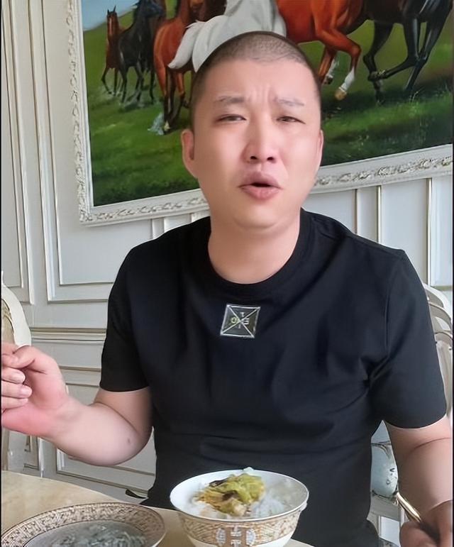 0w粉絲小網(wǎng)紅收入多少錢，50w粉絲小網(wǎng)紅收入多少美元？"