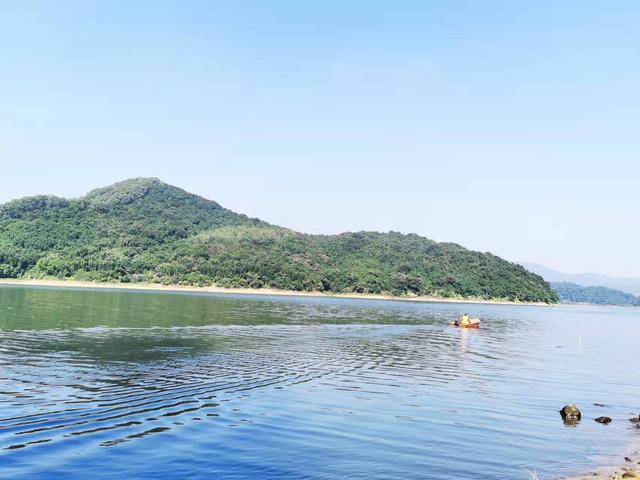 釣魚經(jīng)典句子說(shuō)說(shuō)抖音，釣魚抖音段子？