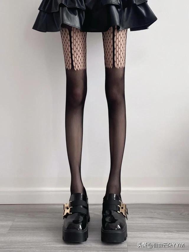 發(fā)朋友圈文案短句有意境的，情侶發(fā)朋友圈文案短句有意境的？