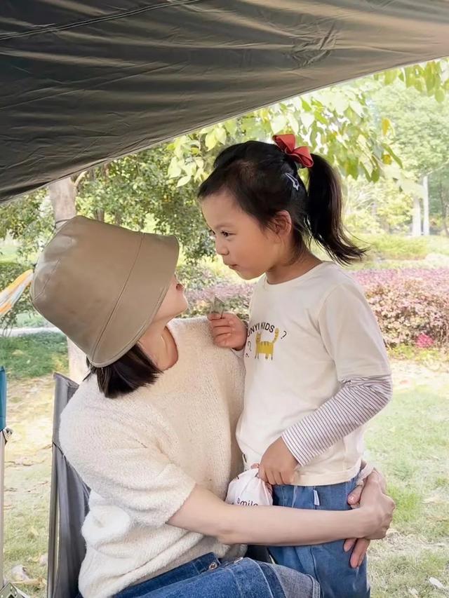 孩子摔傷媽媽朋友圈心情簡單，孩子摔傷媽媽朋友圈心情簡單句子？