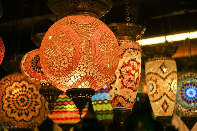 賣燈在哪里找客戶，做燈飾批發(fā)怎么找客戶？