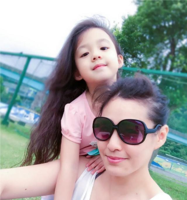 泡芙直播下載入口，下載泡芙直播平臺(tái)？