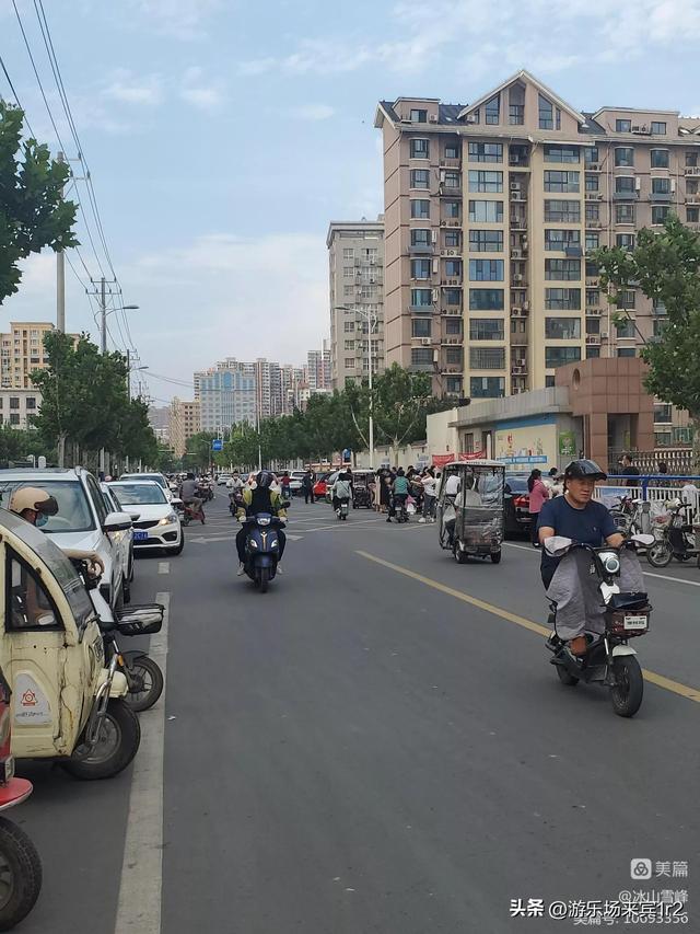 周五接孩子們的說(shuō)說(shuō)，周末接娃放學(xué)怎么發(fā)朋友圈？