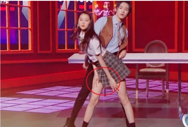 宋亞軒的粉絲名叫什么應(yīng)援色，宋亞軒的粉絲名叫什么英文？