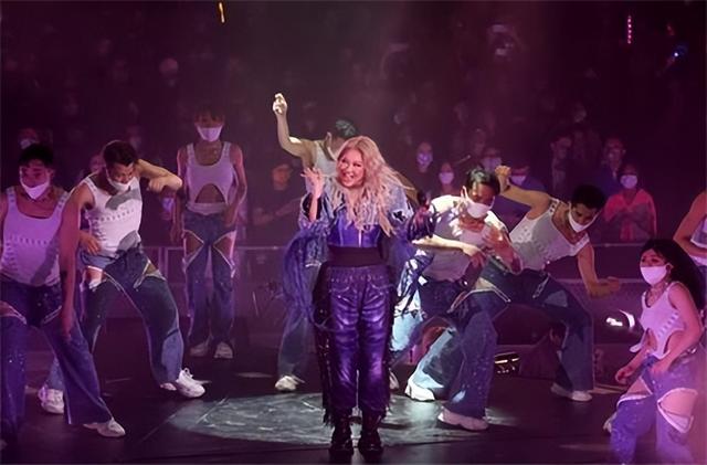 抖音網(wǎng)紅鄭心怡微博，抖音網(wǎng)紅鄭心怡微博號(hào)？