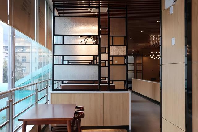 大學(xué)食堂最火爆的項(xiàng)目拌飯，大學(xué)食堂最火爆的項(xiàng)目牛肉飯？