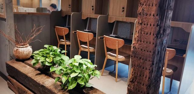 圖書館預(yù)約搶座軟件，圖書館預(yù)約占座小程序？