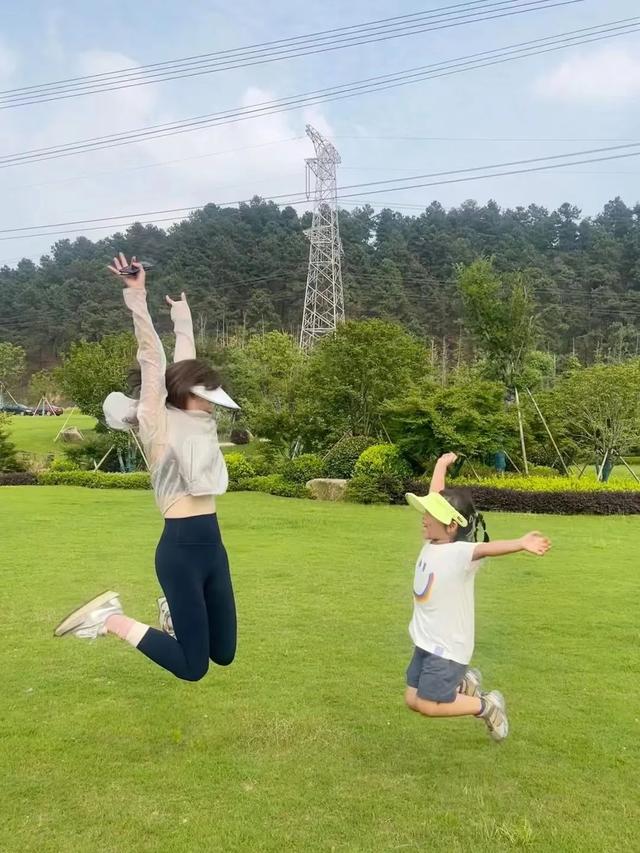 孩子摔傷媽媽朋友圈心情簡單，孩子摔傷媽媽朋友圈心情簡單句子？