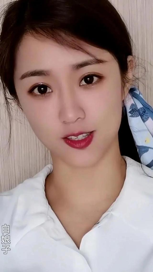 抖音美女千千萬(wàn)下一句是什么諷刺的，抖音美女千千萬(wàn)下一句是什么諷刺的歌曲？