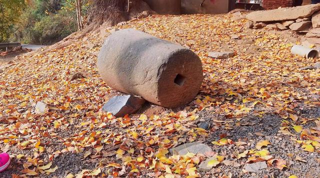 一家四口旅游發(fā)朋友圈，夫妻故地重游發(fā)朋友圈美句？