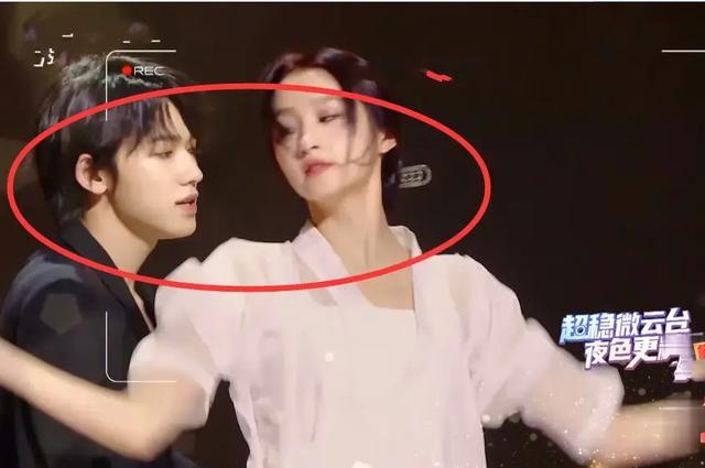 宋亞軒的粉絲名叫什么應(yīng)援色，宋亞軒的粉絲名叫什么英文？