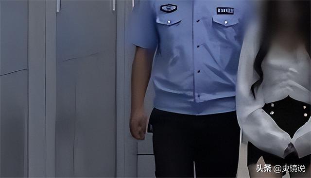 021年，女主播“小狐仙”被抓直播角色扮演，一年獲利500萬"