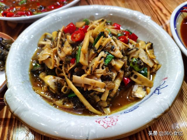 抖音吃辣椒拌飯三兄弟叫什么，抖音吃辣椒拌飯三兄弟叫什么,背景音樂(lè)？