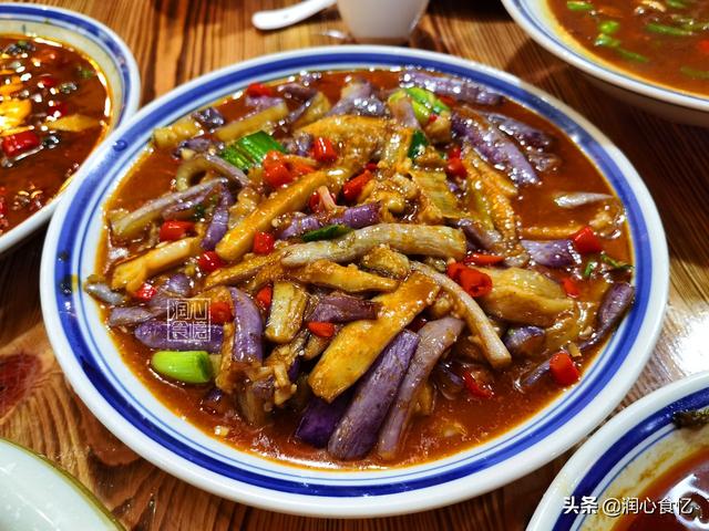 抖音吃辣椒拌飯三兄弟叫什么，抖音吃辣椒拌飯三兄弟叫什么,背景音樂(lè)？